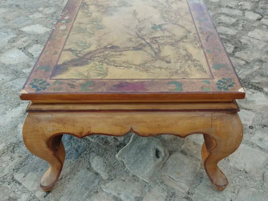 Mesa de centro oriental