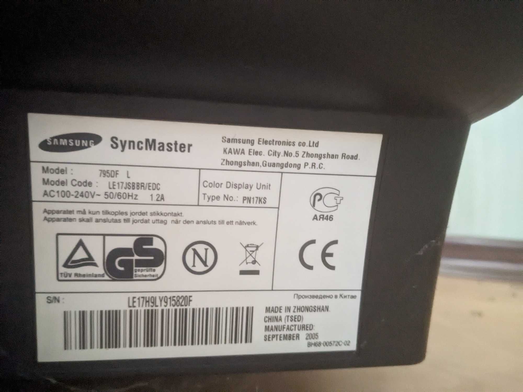 SAMSUNG SyncMaster 795DF monitor