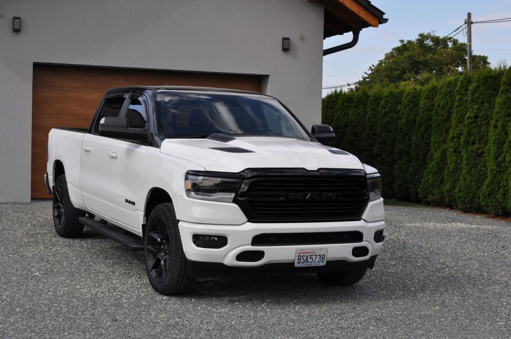 RAM 1500 LARAMIE SPORT 4x4, 5.7 HEMI 2024 - Stan idealny, niski przebieg