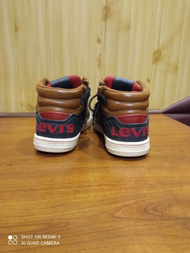 Sprzedam Buty levis chłopięce