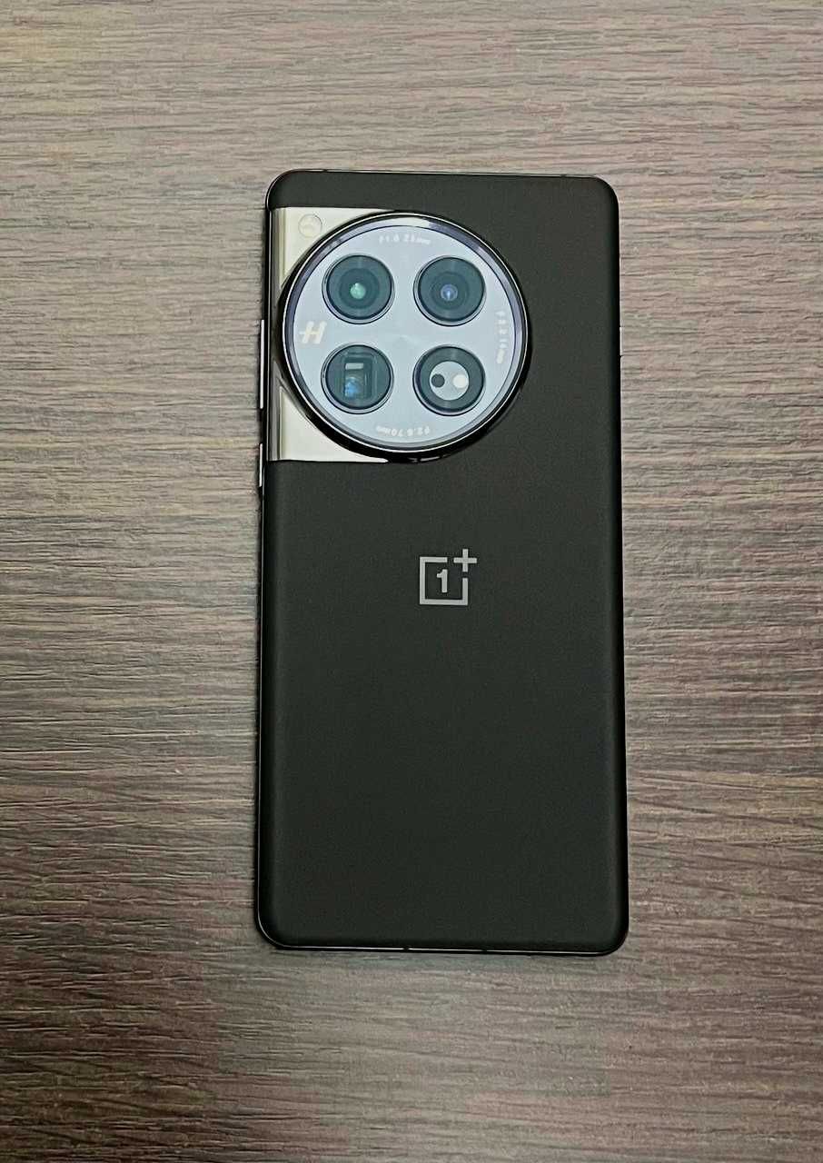 Новый OnePlus 12 – флагман для настоящих ценителей технологий!