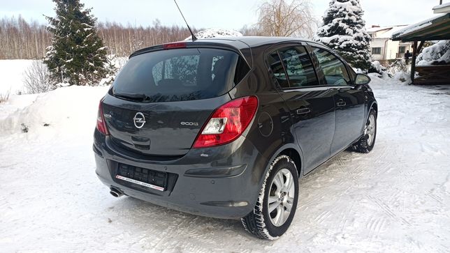 Opel Corsa 1.2 benzyna, Bogata wersja Satelite , 8 kół, klima,