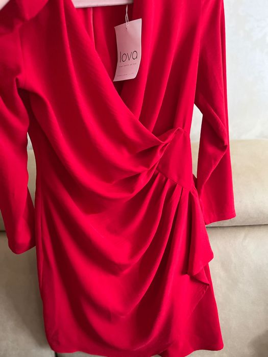 Одяг, сукні вечірні