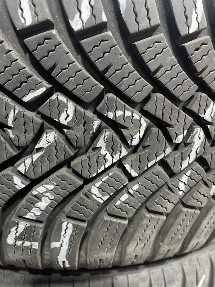 215/45R17 Falken winter hs01 (4szt) nr.104