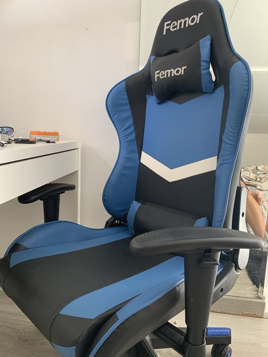 Cadeira gamer semi nova bom estado femor