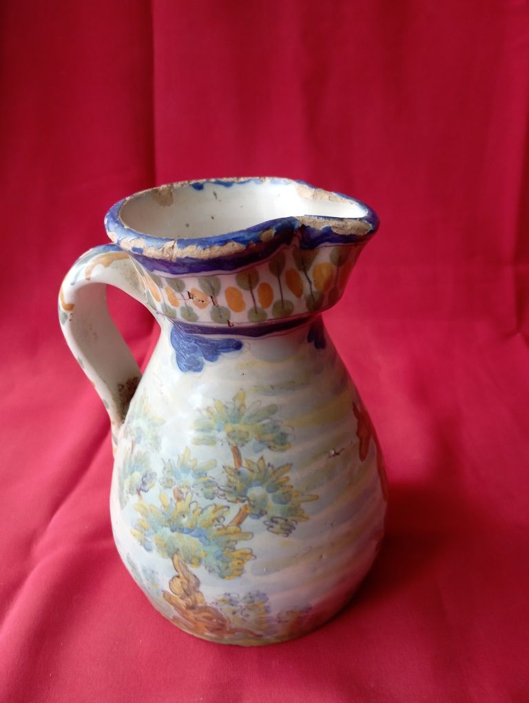 Jarro em Porcelana Antigo