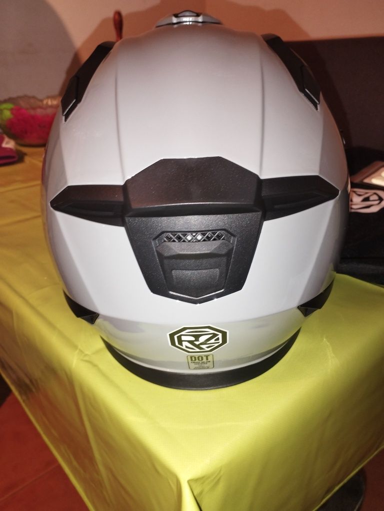 Capacete ORZ moto a estrear