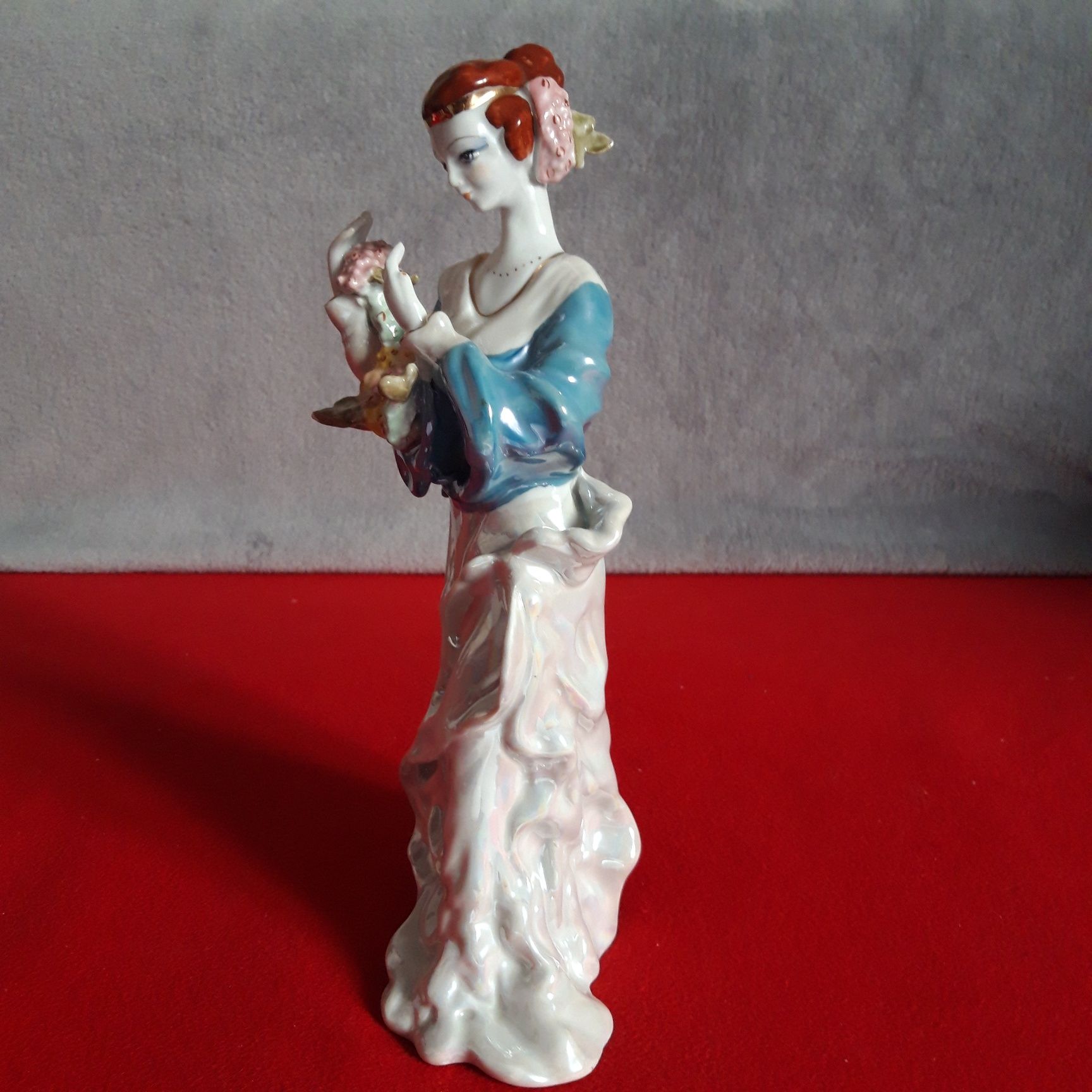 Figurka z porcelany