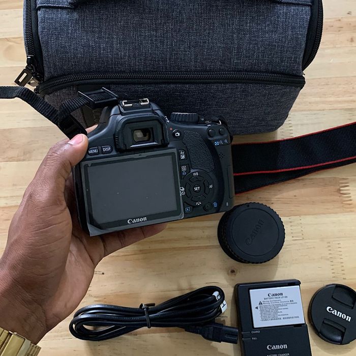 Canon 550D + Mala + Tripé