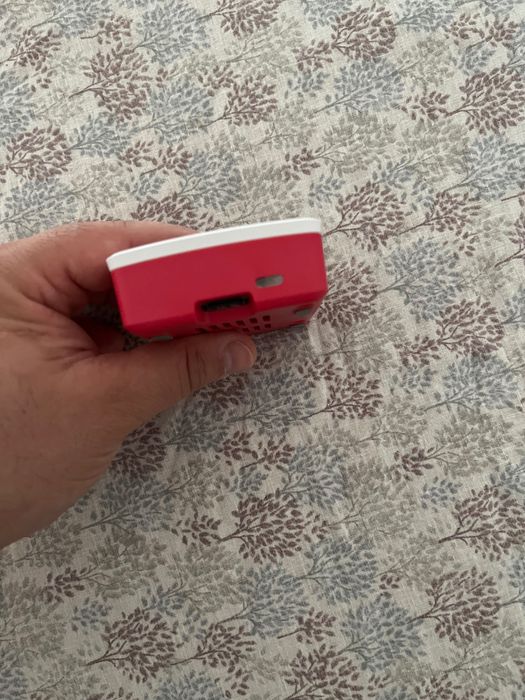 Raspberry Pi 5 4GB desktop kit (novo]