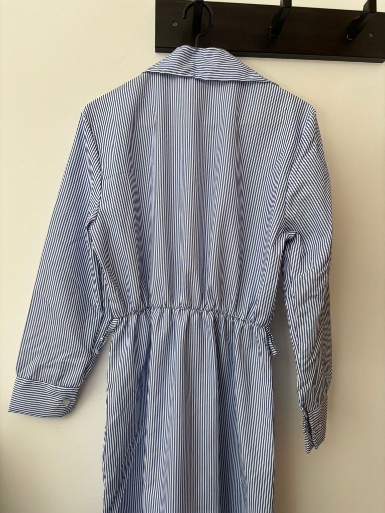 Vestido azul riscas