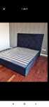 Cama Orlando Preta com pedras com estrado sem colchão