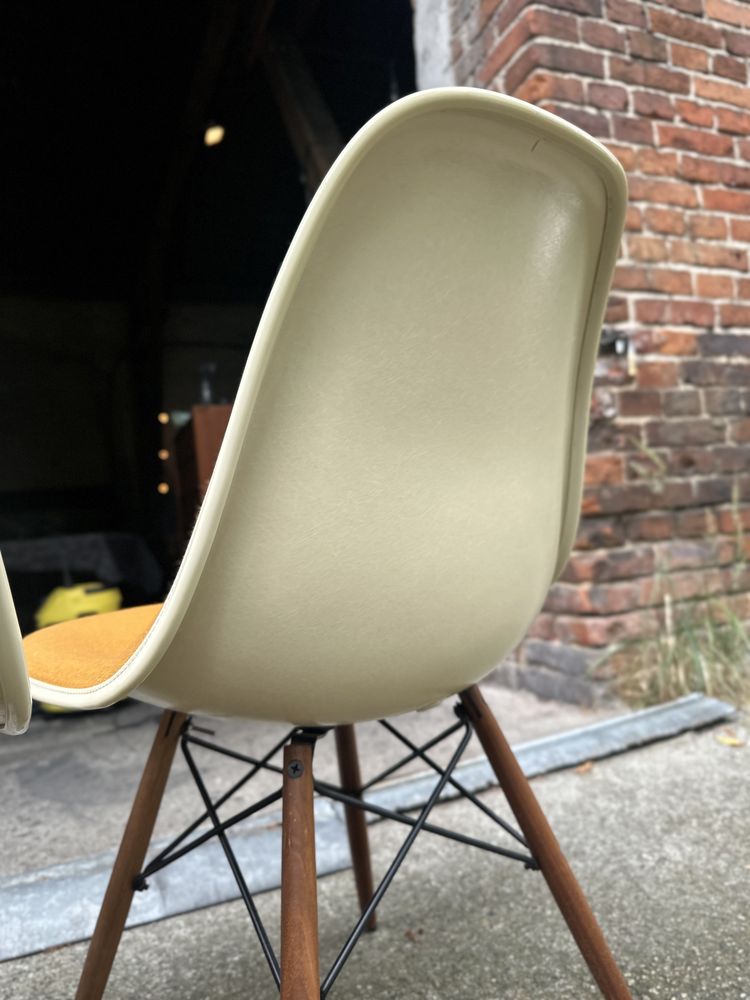 Krzesła | fotele  Eames Herman Miller “model DSW” para