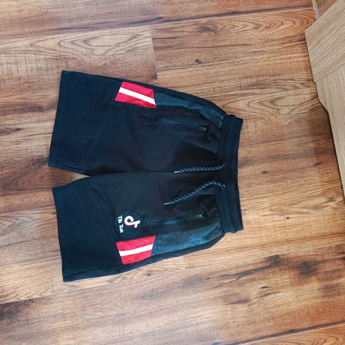 Spodenki r.140/146 Tik Tok