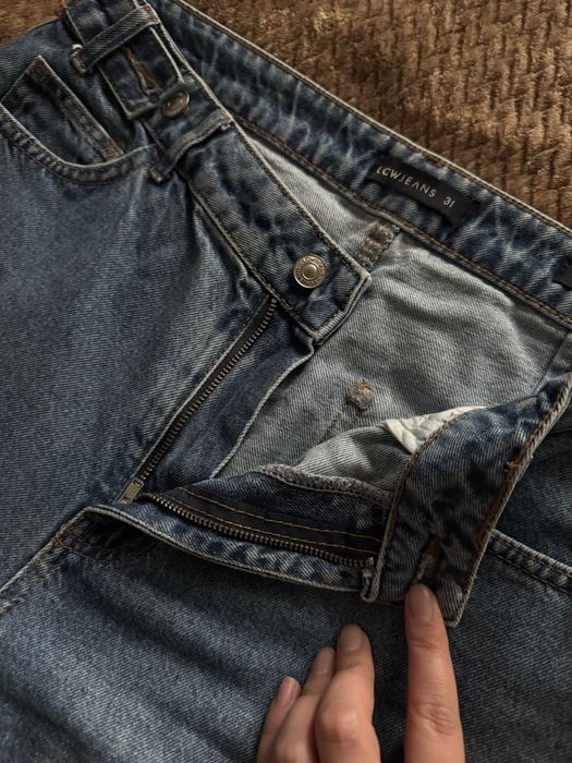 Сині джинси mom з ґудзиками