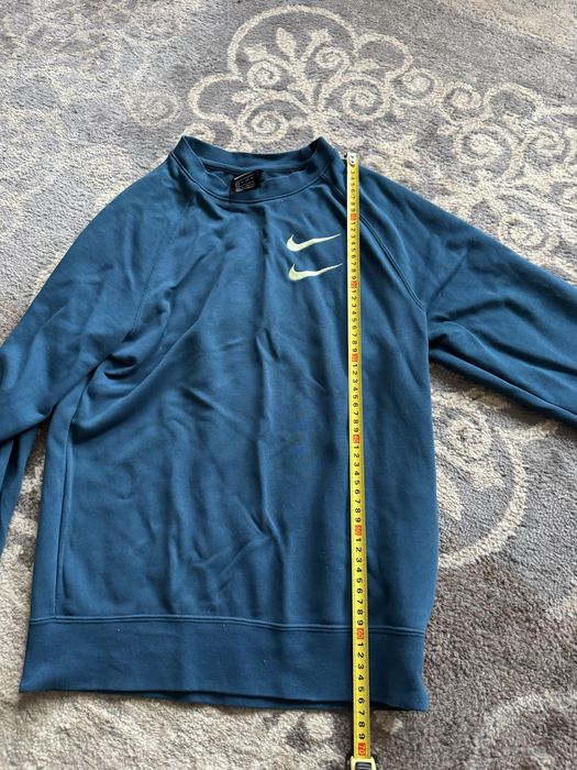 Продам свитер найк