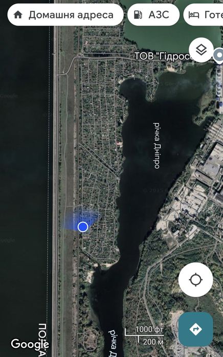 Дача біля річки Дніпро