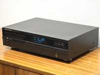 Marantz CD 32 odtwarzacz  płyt  CD  czarny ciepłe brzmienie