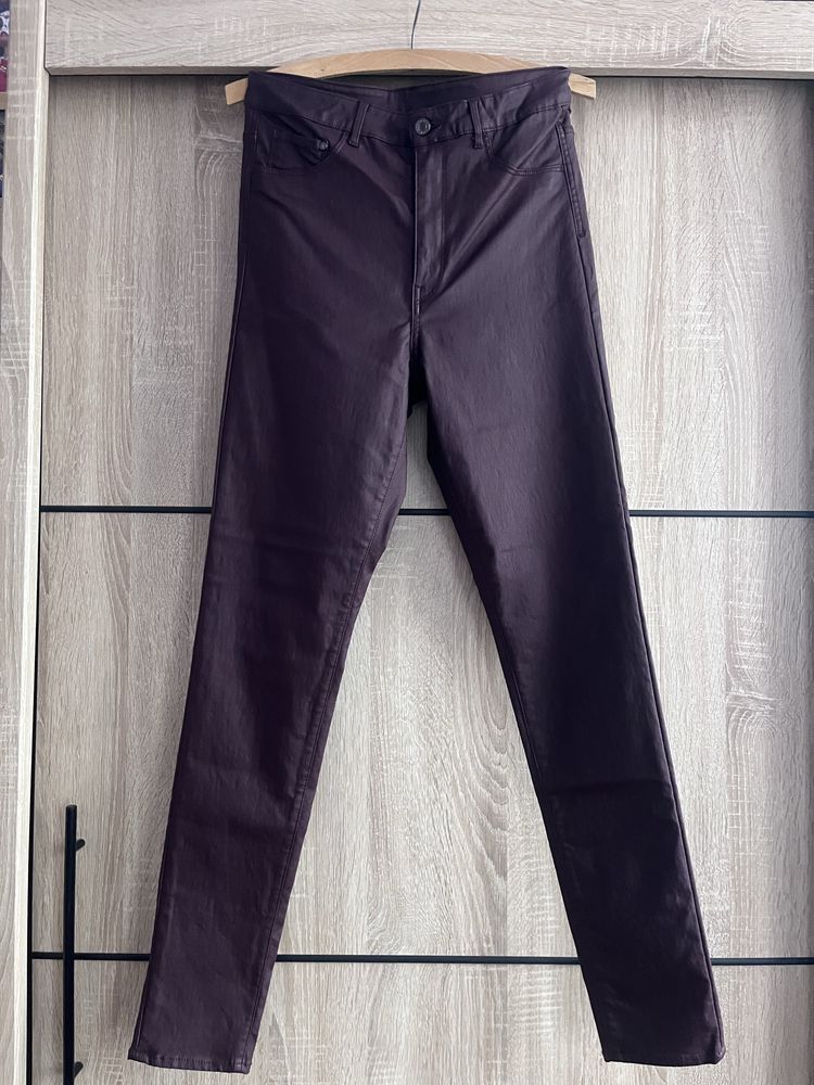 NOWE Woskowane spodnie burgundowe H&M r.38