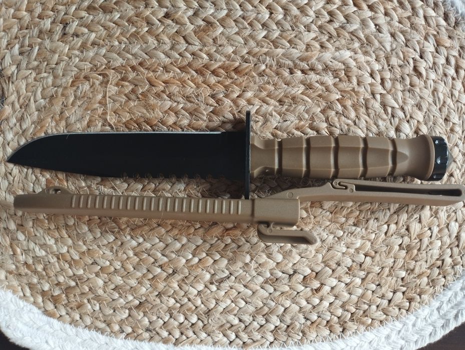 Nóż militarno - taktyczny Olive survival