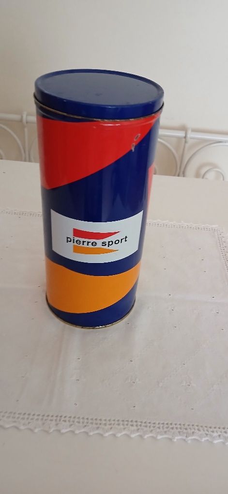 Lata pierre sport, vazia