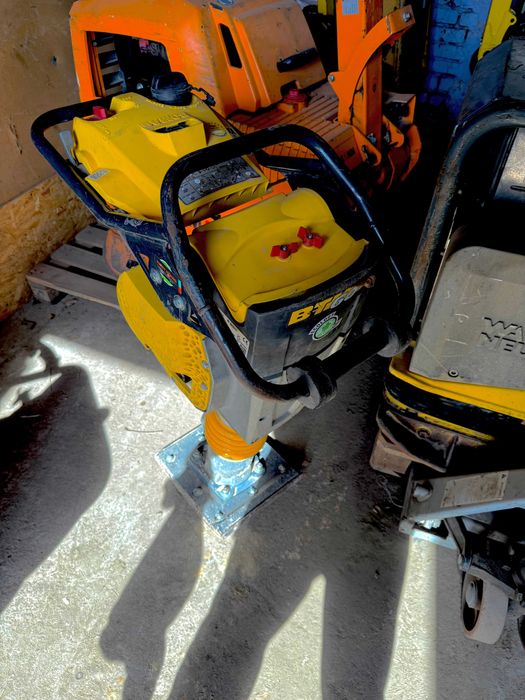 Продам вибротрамбовку, виброногу, трамбовку Bomag, Wacker, Honda