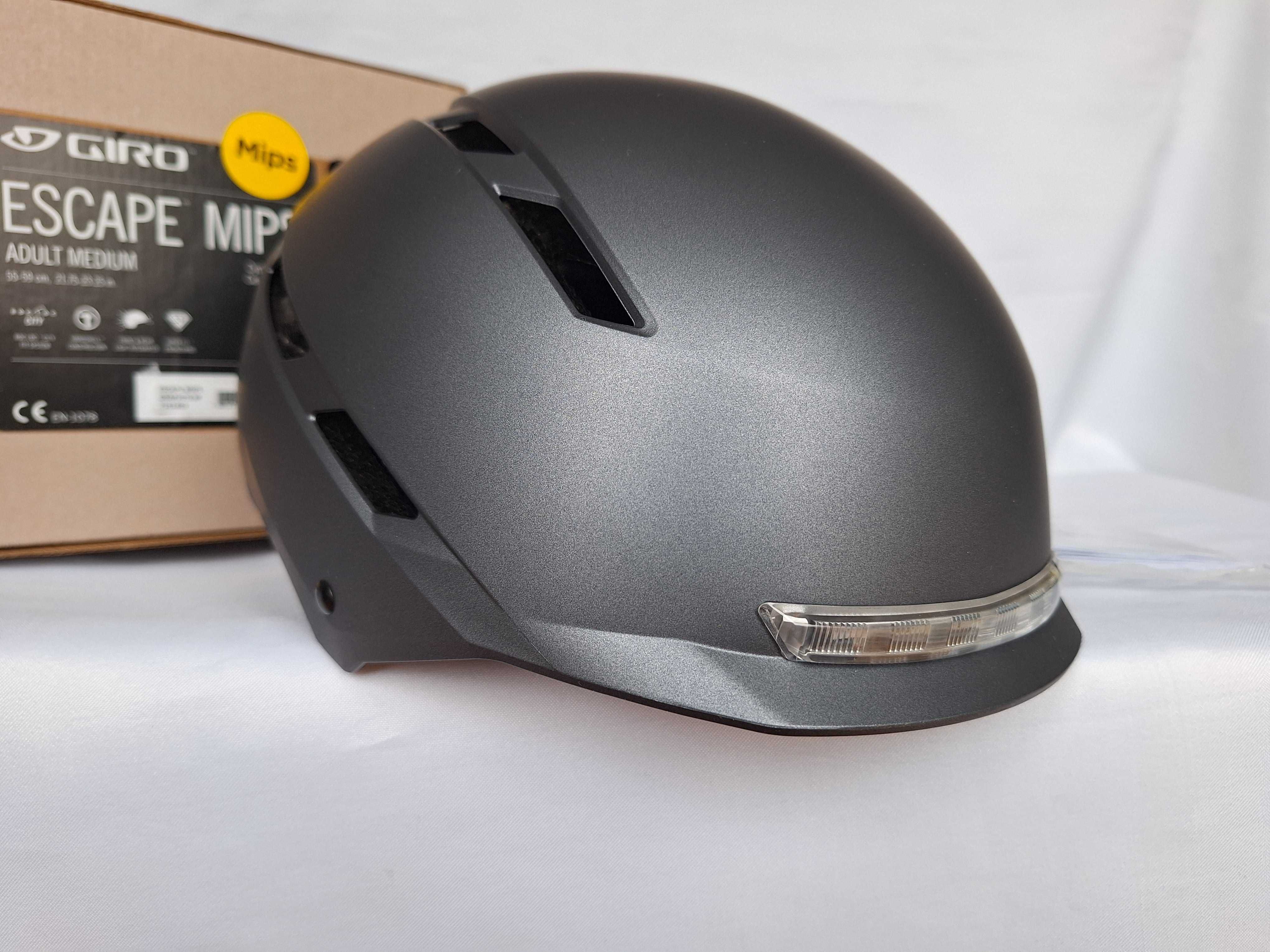 Kask rowerowy Giro Escape Mips Graphite M 55-59cm LED