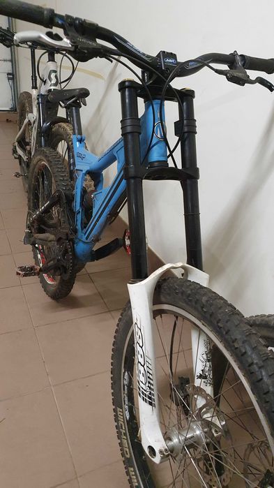 Mondraker downhill