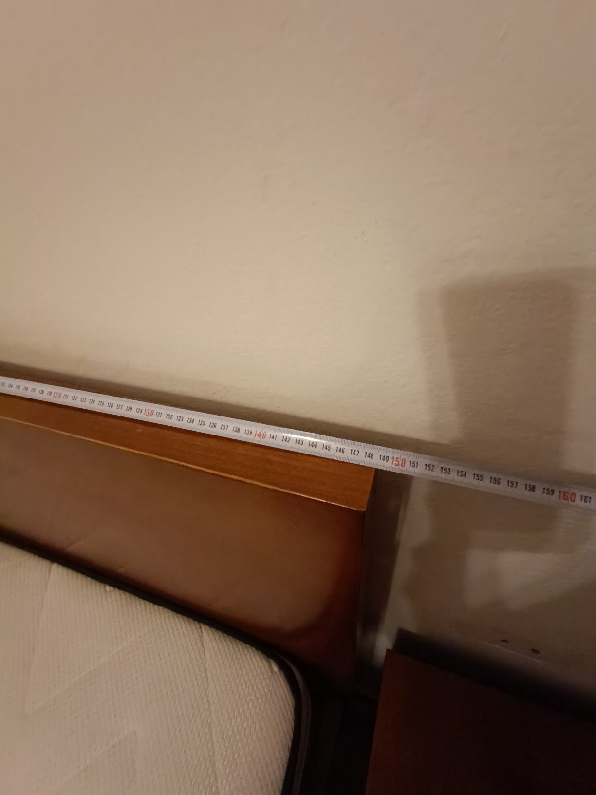 Quarto completo cama+2mesinhas de cabeceira+cómoda com espelho