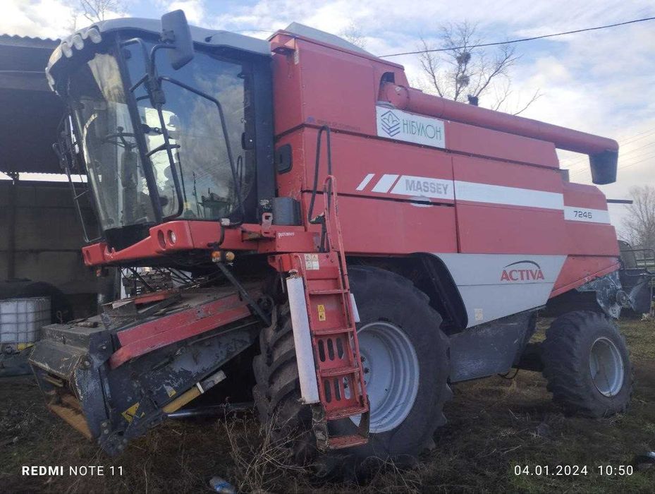 Зернозбиральний комбайн MF-7246