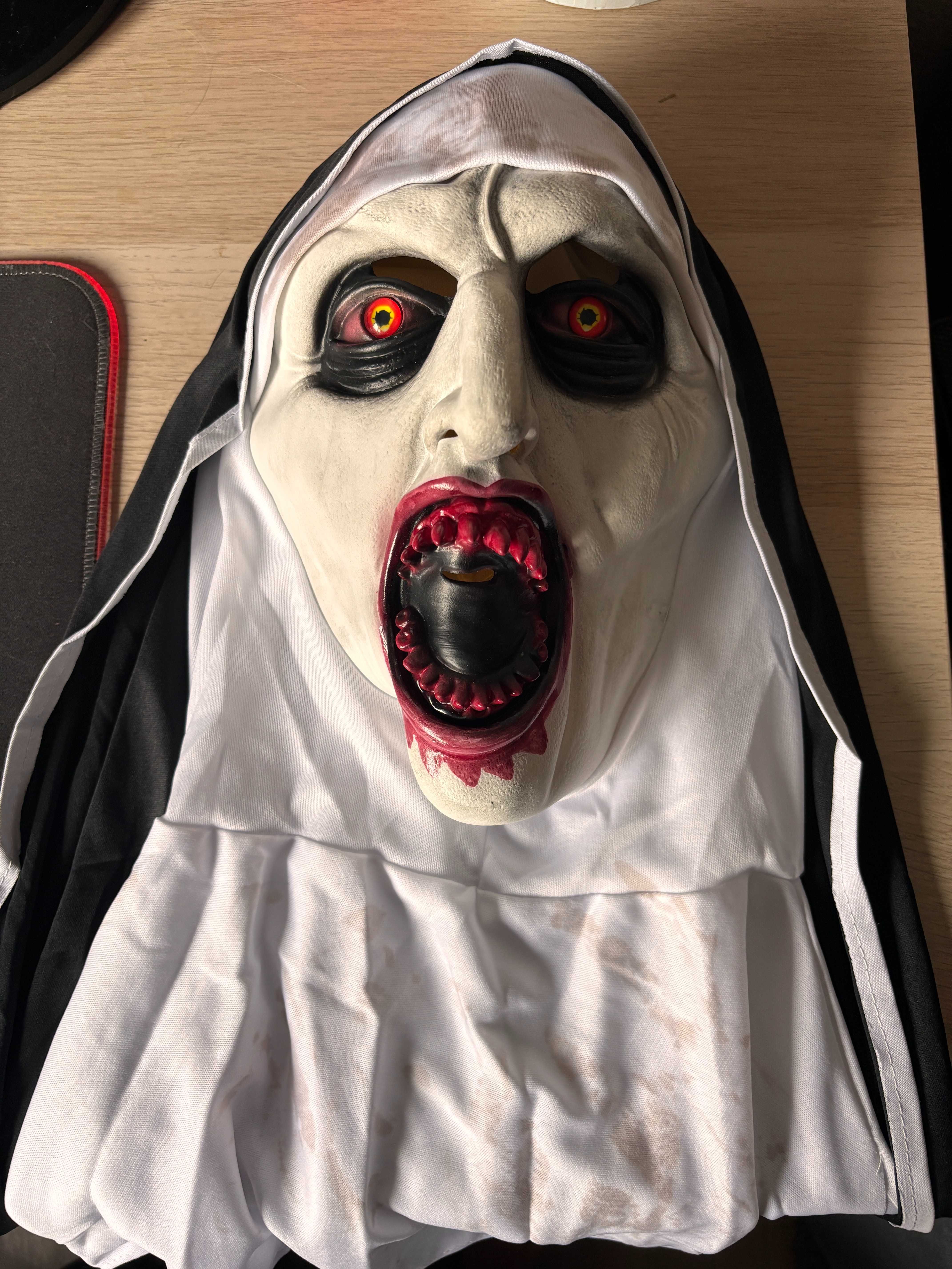 Máscara de Halloween Valak nova