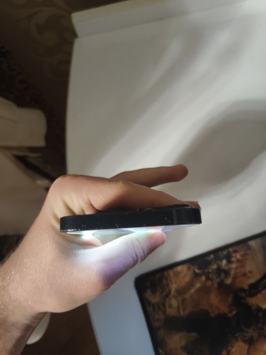 Iphone 13 бу потребує ремонту