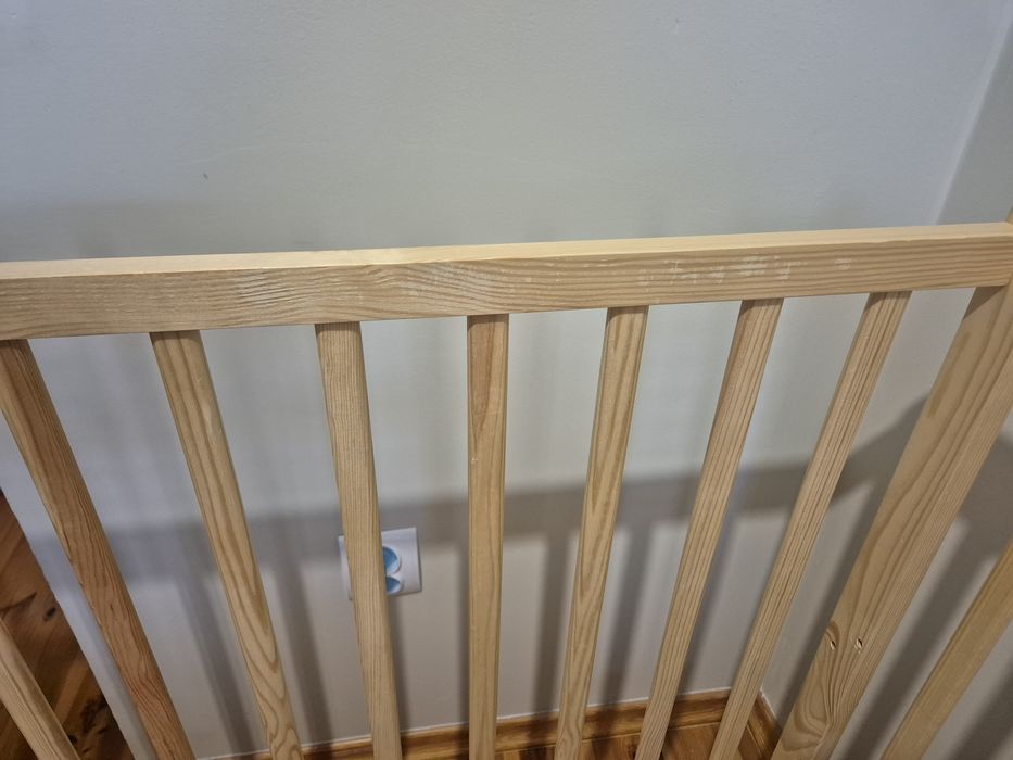 Łóżeczko z materacem