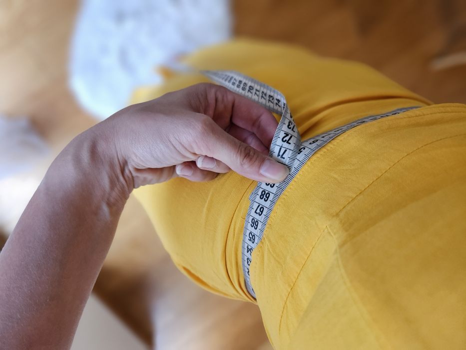 Żółta musztardowa letnia midi długa podpasowana sukienka M