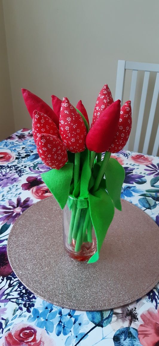 Tulipany z materiału, sztuczne kwiaty 10 sztuk hand made