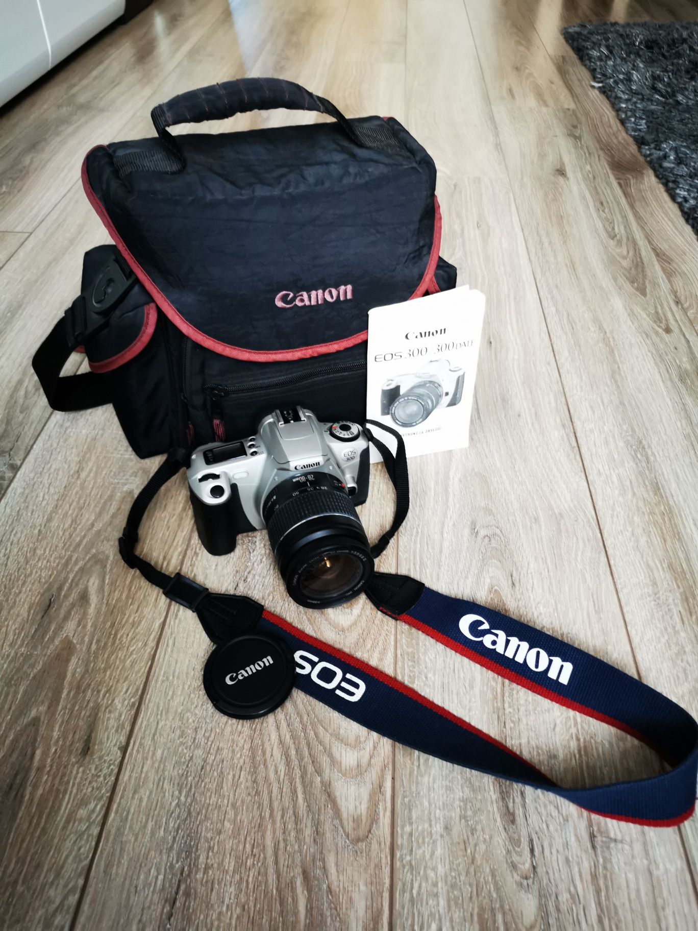 Canon EOS 300 Date lustrzanka