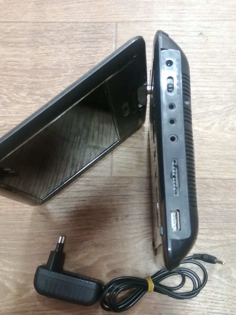 Dvd Проигрыватель Opera OP-1220D   (Reellex портативный DP-9207TVG