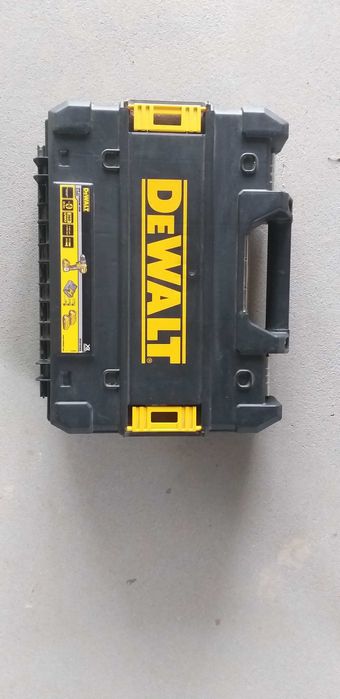 Walizka od wkrętarko-wiertarki Dewalt DCD790D2