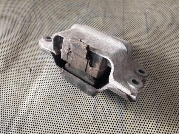 Apoio do motor VOLKSWAGEN Caddy III (2K, 2C)