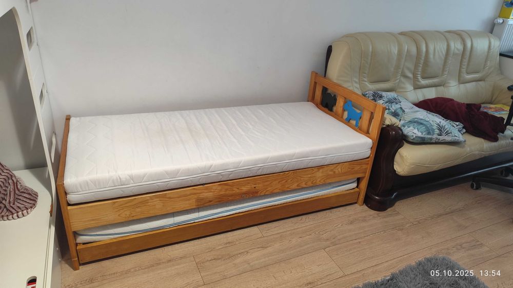 Łóżko dziecięce rozkładane 160x70 + materace, stan bdb, tanio