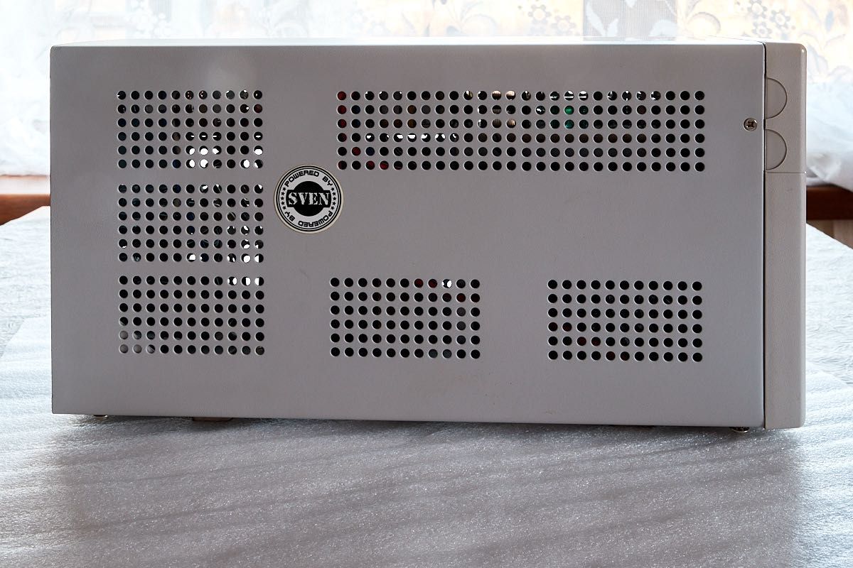 Источник бесперебойного питания ИБП (UPS) Powercom KIN-1000AP