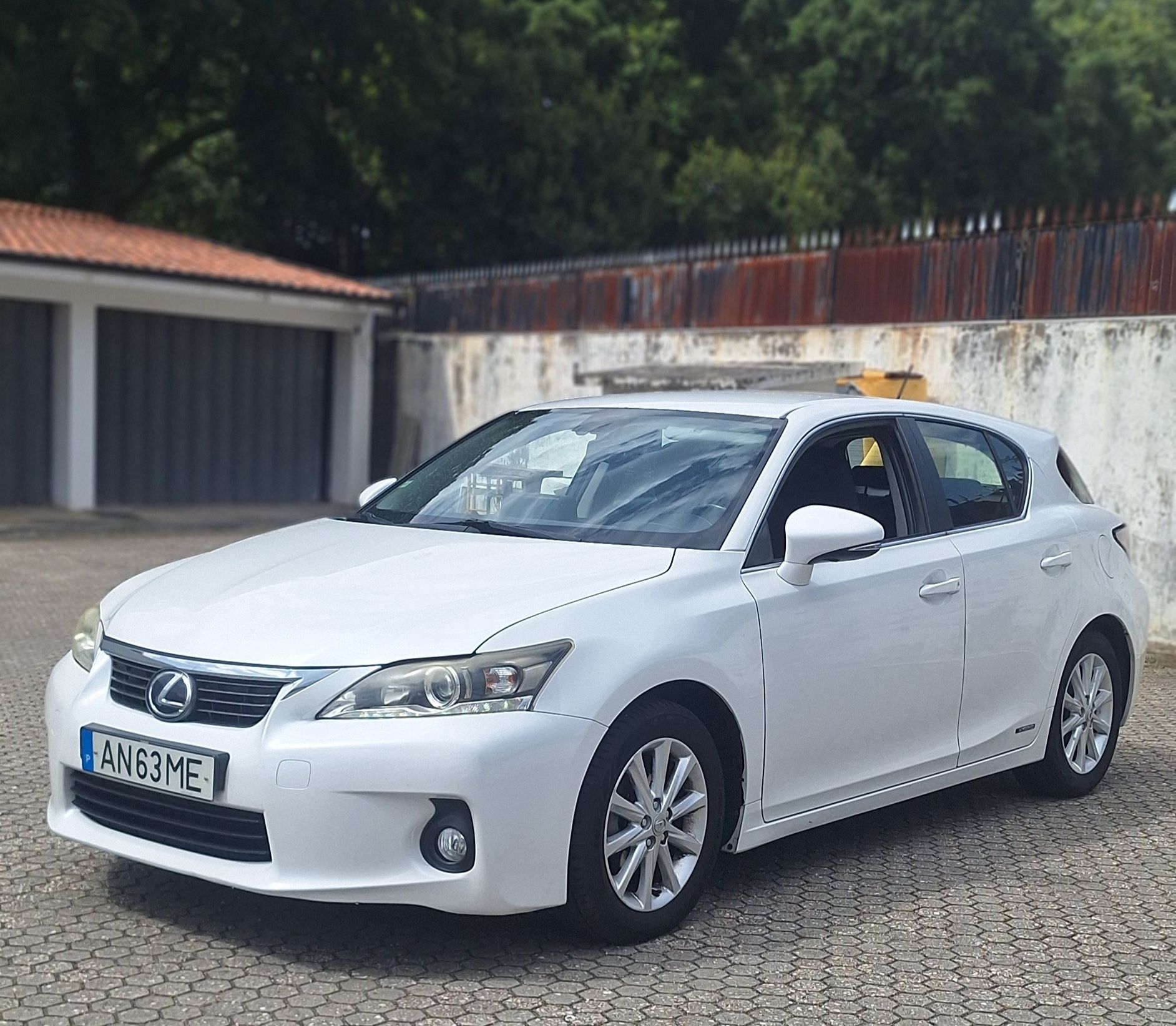 Lexus CT200h 2012