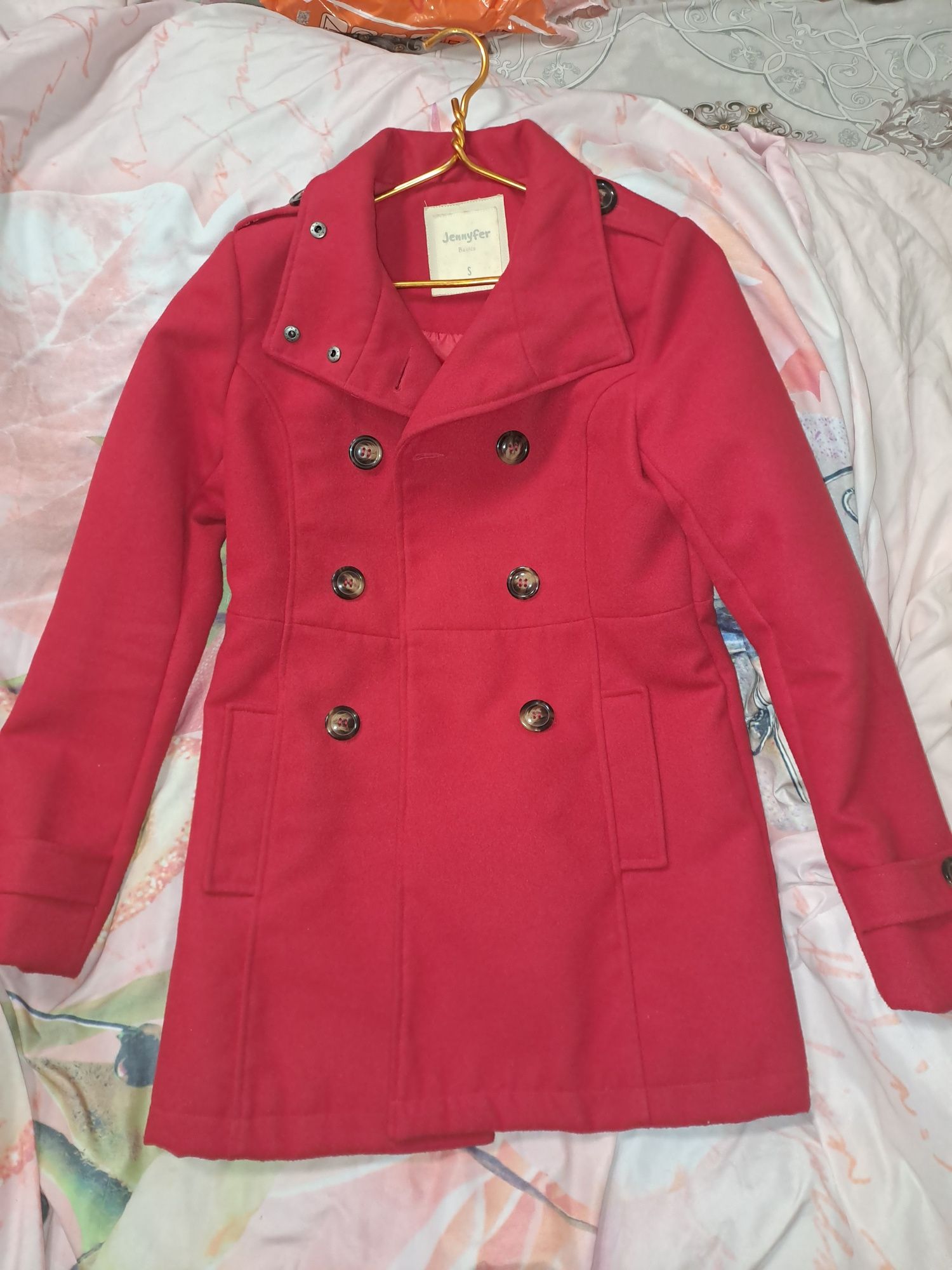Продам Красное Пальто Jennyfer  размер S