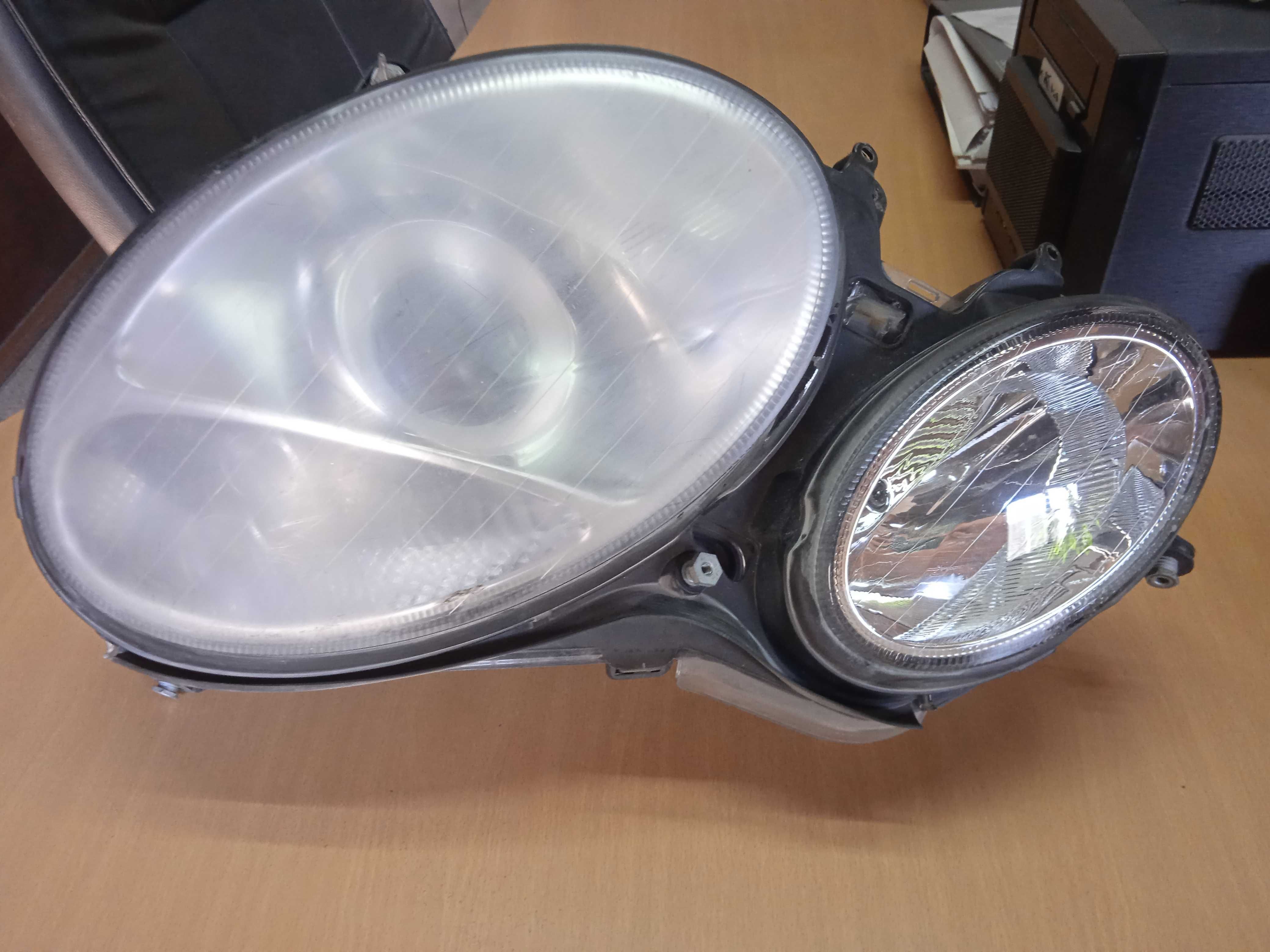Óptica esquerda Mercedes W211
