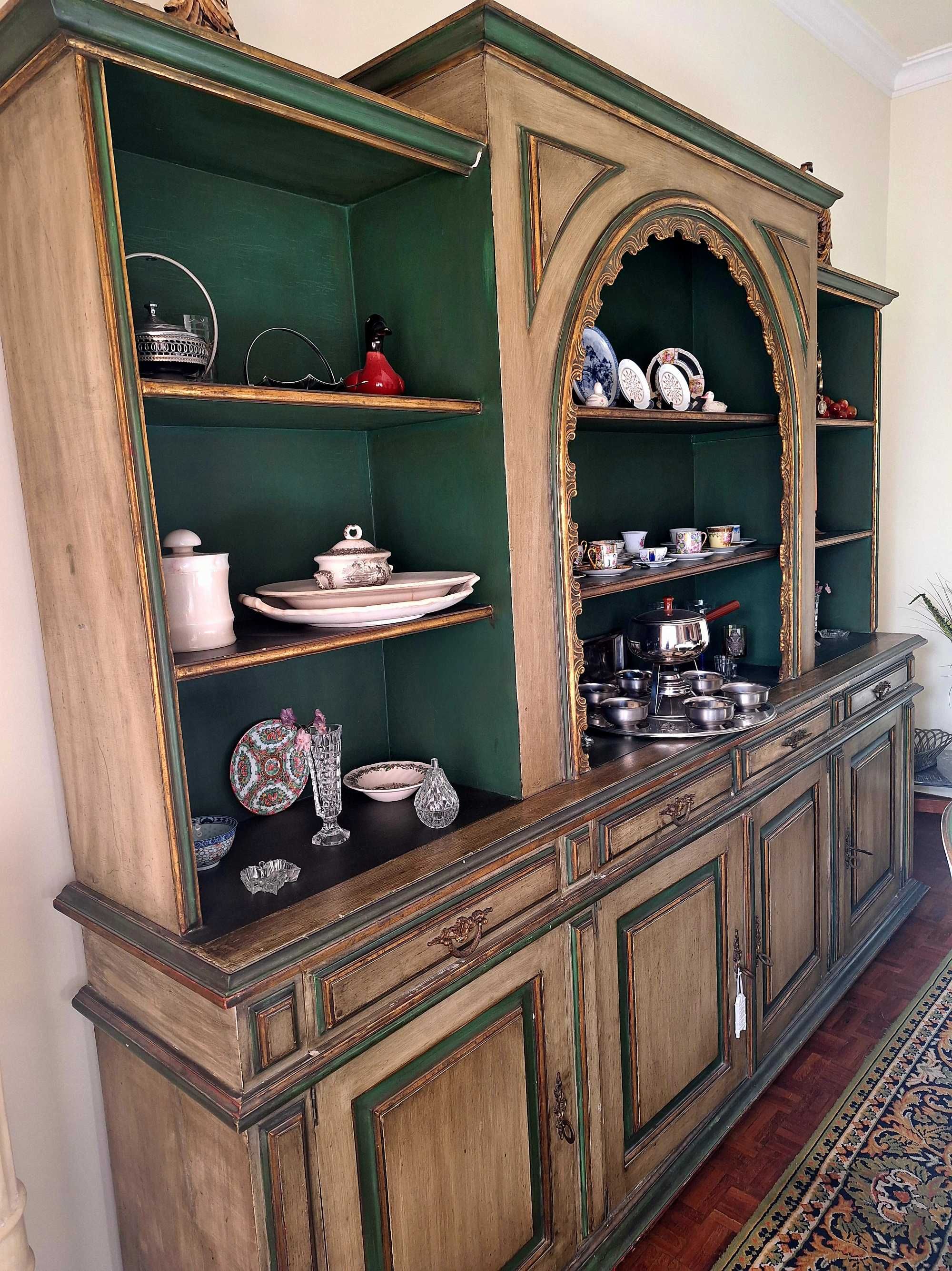 Móvel estante sala em tons de verde