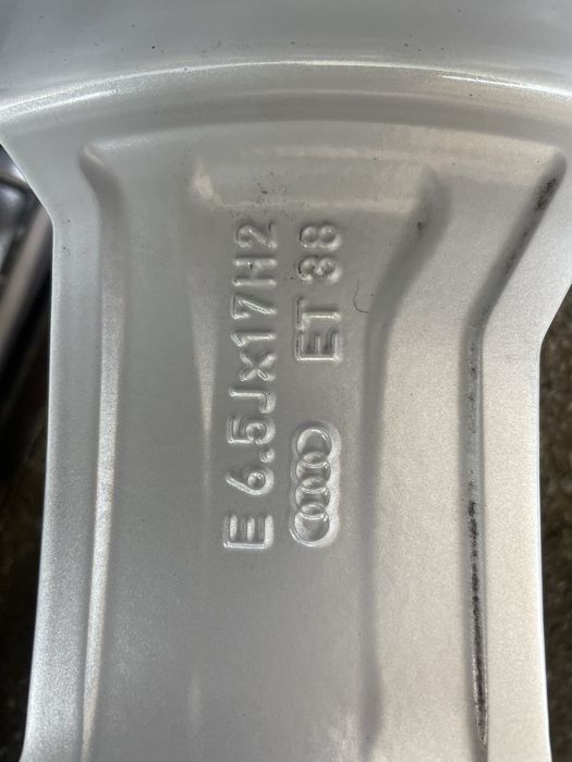 Oryginalne Felgi Audi 17” 6.5Jx17H2 ET38 + Zimowe Opony Continental