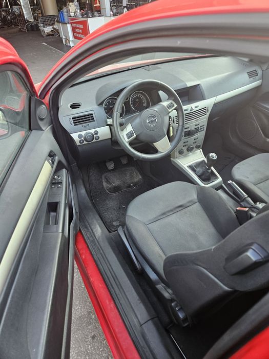 Opel Astra H GTC 1.4i de 2007 para peças