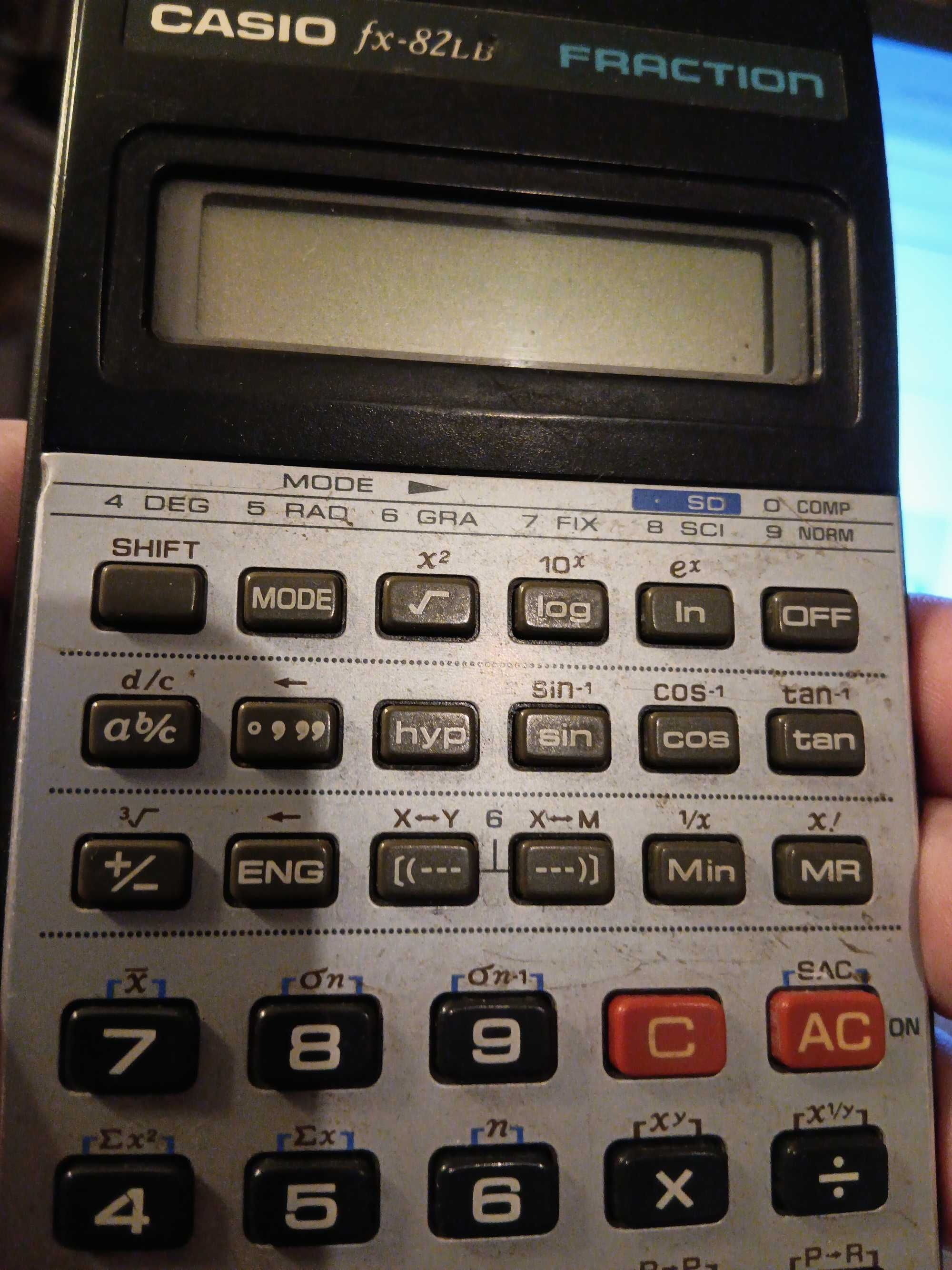 Calculadora CASIO nova.