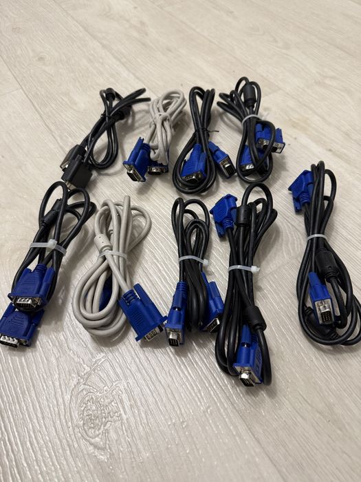 Компютерні шнури, кабеля.