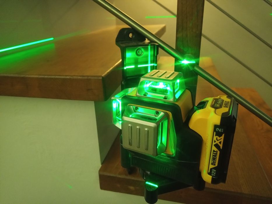 Laser DeWalt DCE 089G, 2025r ,zielony, zestaw